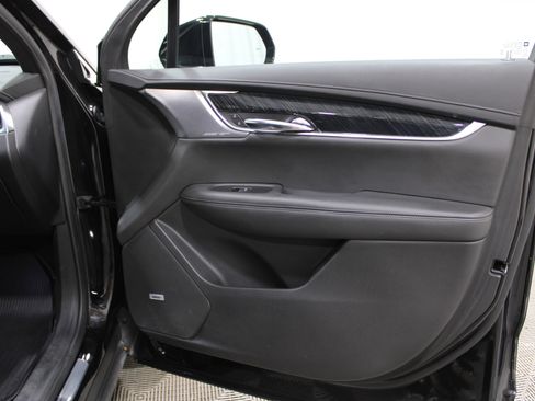 Used 2020 Cadillac XT6 Premium Luxury image 33