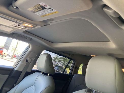 Used 2023 Toyota Highlander XLE image 13