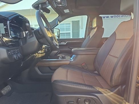 Used 2025 Chevrolet Silverado 3500 High Country w/ High Country Premium Package image 12