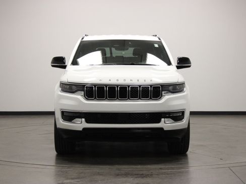 Used 2025 Jeep Wagoneer Series II AWD/4WD image 3