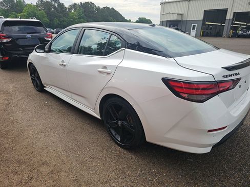 Used 2022 Nissan Sentra SR w/ Midnight Edition FWD image 8