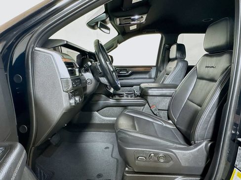 Used 2025 GMC Yukon XL Denali AWD/4WD image 20