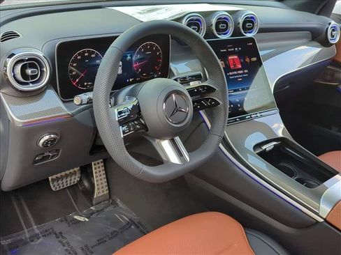 Used 2026 Mercedes-Benz GLC 300 image 3