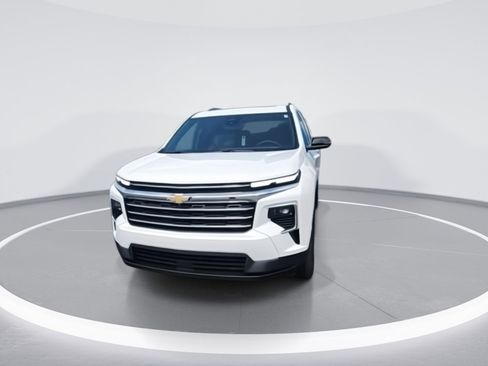 New 2026 Chevrolet Traverse LT w/ Enhanced Driving Package image 3