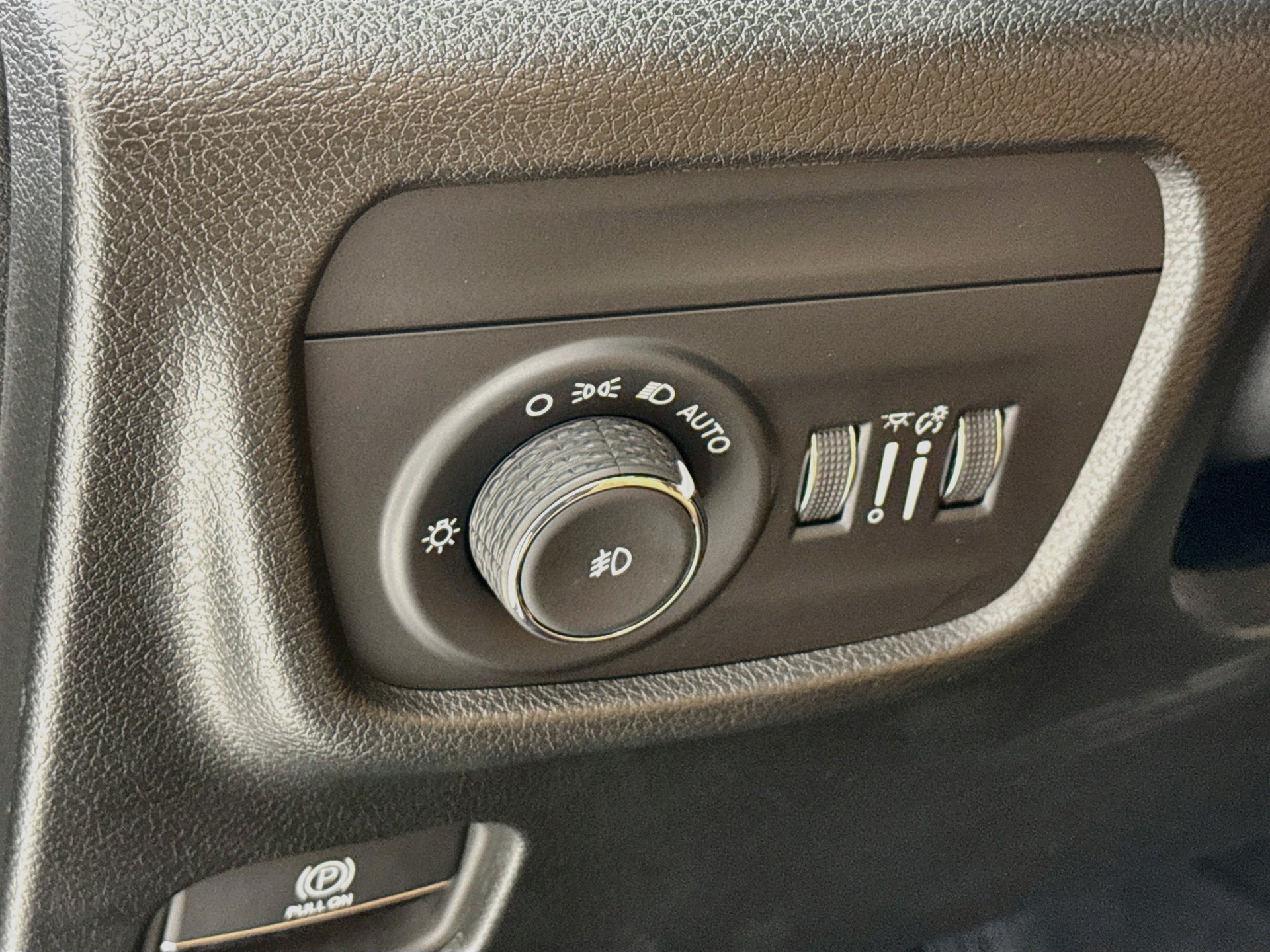 Used 2023 Jeep Grand Cherokee Summit w/ Luxury Tech Group V RWD image 11