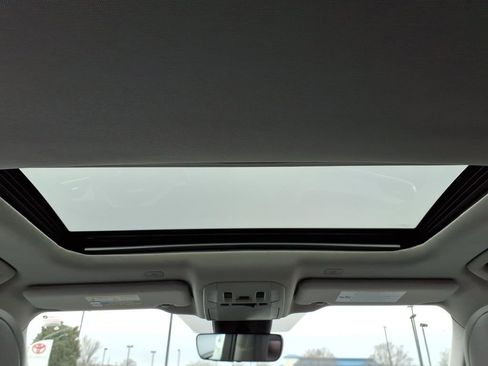 New 2026 Toyota Highlander XLE image 10