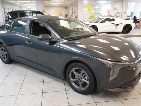 Used 2025 Kia K4 FWD image 14