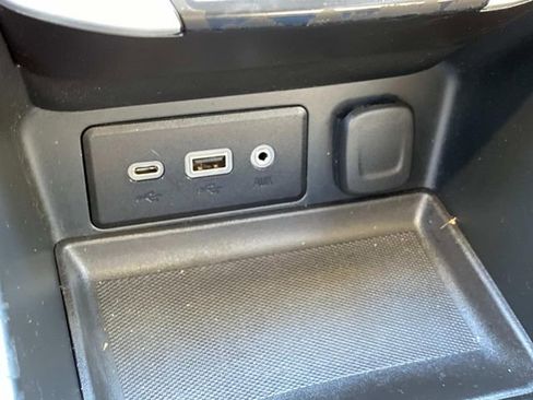 Used 2022 GMC Terrain SLE image 27