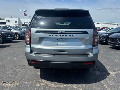 Used 2023 Chevrolet Suburban Z71 w/ Luxury Package AWD/4WD image 6