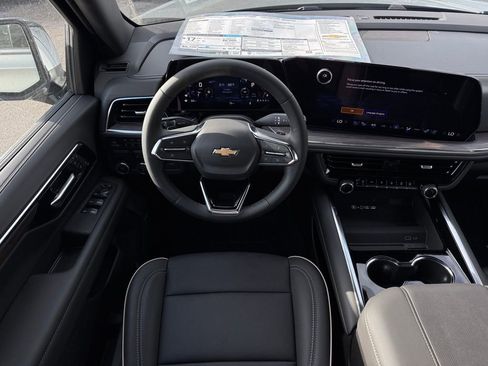 New 2025 Chevrolet Suburban Premier RWD image 19