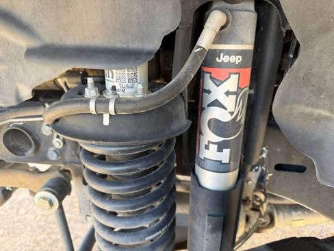 Used 2022 Jeep Gladiator Mojave w/ LED Lighting Group AWD/4WD image 6
