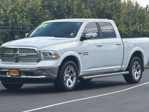 Used 2015 RAM 1500 Laramie w/ Convenience Group AWD/4WD image 8
