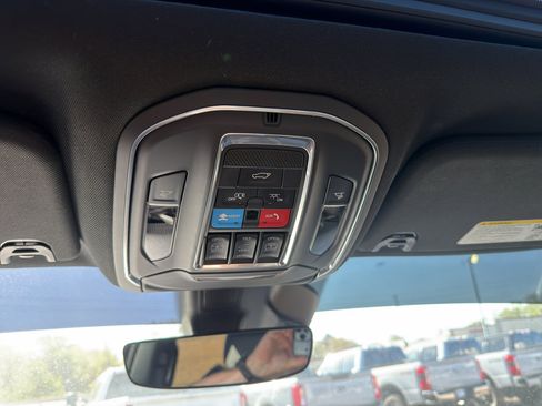 Used 2023 Jeep Wagoneer Series II image 33