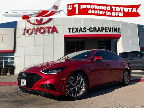 Used 2022 Hyundai Sonata SEL image 1