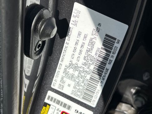 Certified 2022 Toyota Tacoma SR image 30