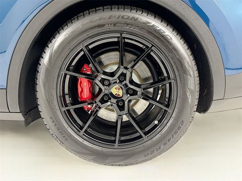 New 2025 Porsche Cayenne S image 33