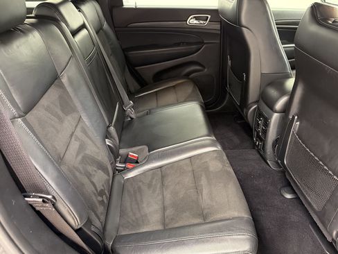 Used 2019 Jeep Grand Cherokee Altitude AWD/4WD image 26