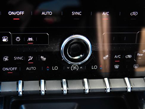 Used 2024 GMC Acadia Elevation AWD/4WD image 31