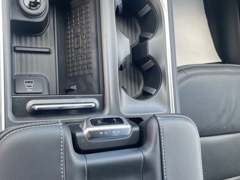 New 2025 Ford Expedition Platinum w/ Stealth Appearance Package image 22