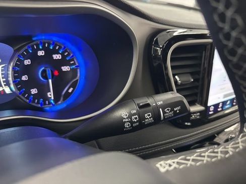 New 2027 Chrysler Pacifica Limited AWD/4WD image 39