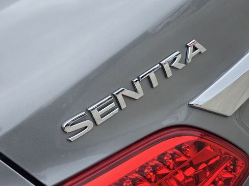 Used 2014 Nissan Sentra SV FWD image 12