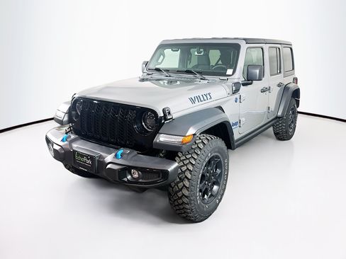Used 2023 Jeep Wrangler Unlimited w/ Cold Weather Group AWD/4WD image 3