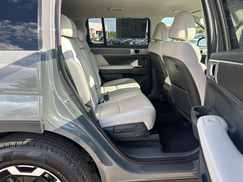 Used 2026 Hyundai Santa Fe SEL AWD/4WD image 14