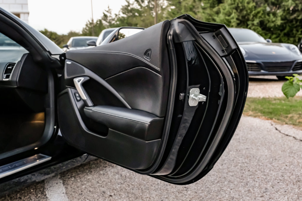 Used 2014 Chevrolet Corvette Stingray Coupe RWD image 31