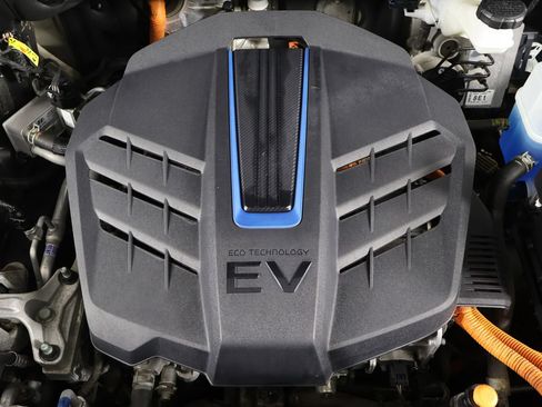 Certified 2021 Hyundai Kona Limited FWD image 16