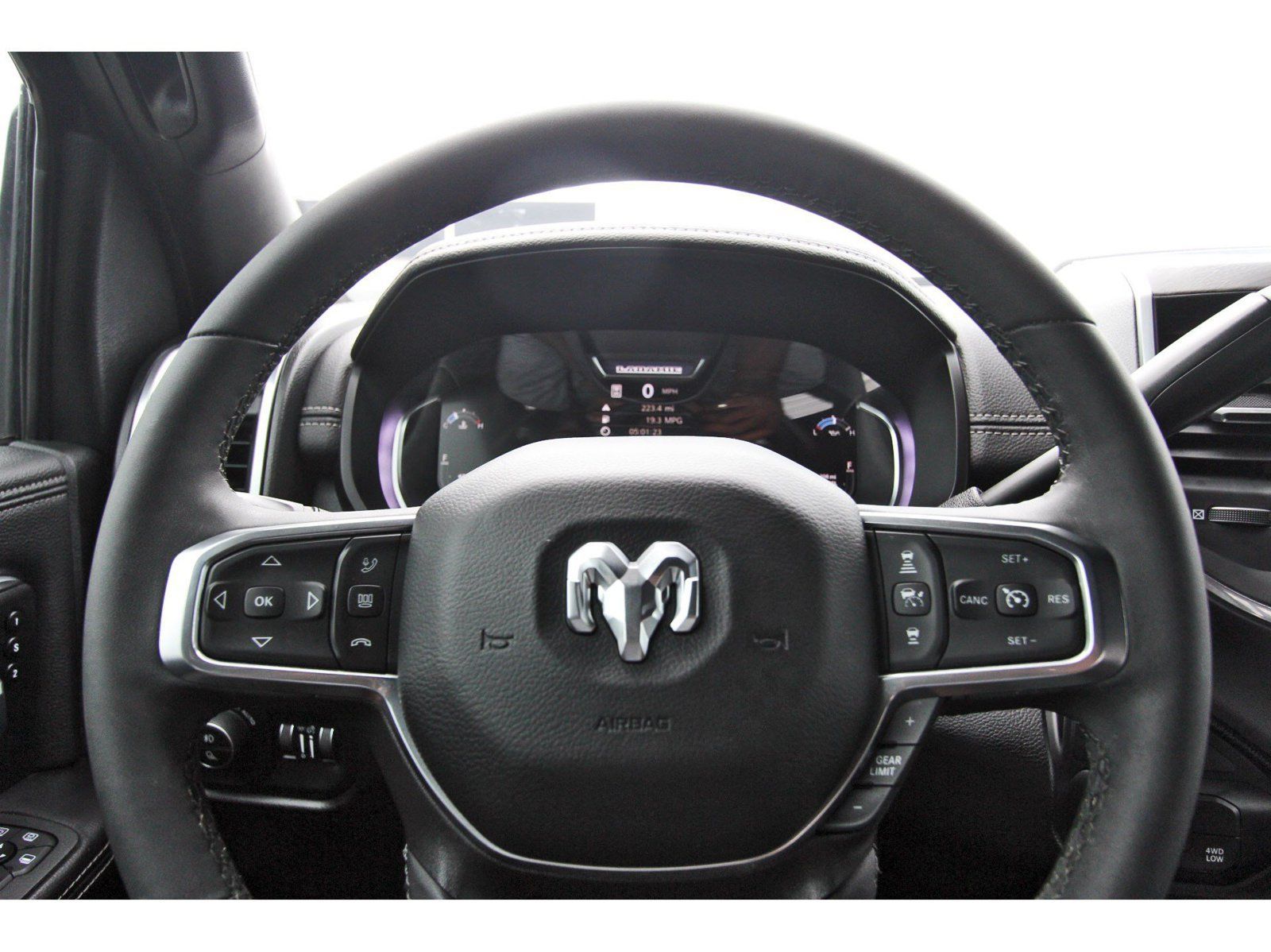 Used 2025 RAM 2500 Laramie w/ Sport Appearance Package AWD/4WD image 17