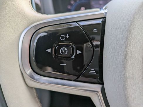 Certified 2023 Volvo XC60 T8 Ultimate w/ Climate Package image 25