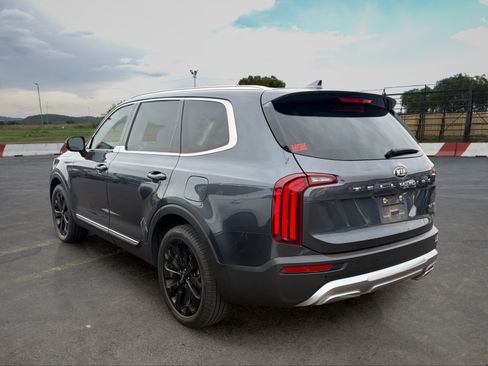 Used 2020 Kia Telluride EX w/ EX Premium Package FWD image 4