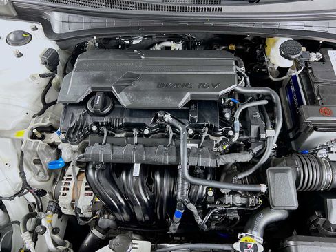 Certified 2025 Hyundai Elantra SE FWD image 29