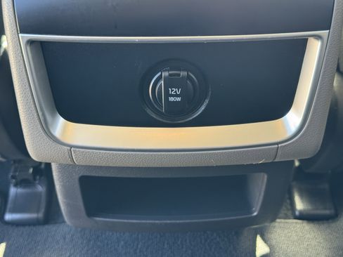 Used 2025 Kia Carnival LXS image 33