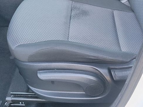 Used 2025 Kia Soul LX image 15