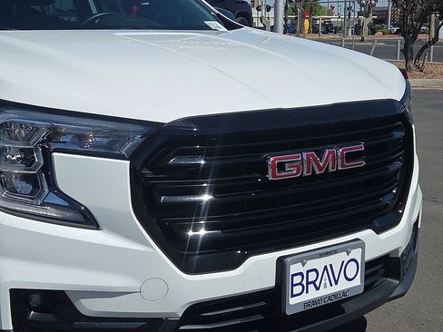 Used 2023 GMC Terrain SLT w/ Elevation Edition FWD image 7