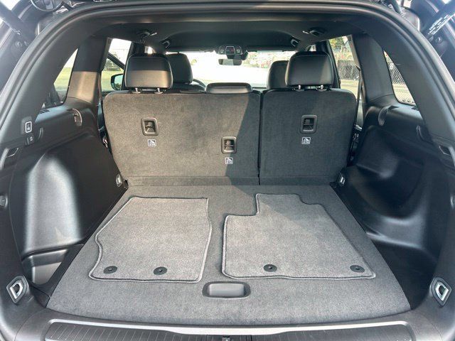 Used 2025 Jeep Grand Cherokee Limited RWD image 21