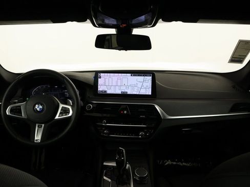 Used 2023 BMW 540i w/ M Sport Package image 8