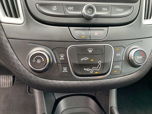 Used 2023 Chevrolet Malibu RS FWD image 17