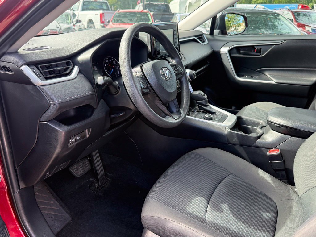 Used 2021 Toyota RAV4 LE AWD/4WD image 19