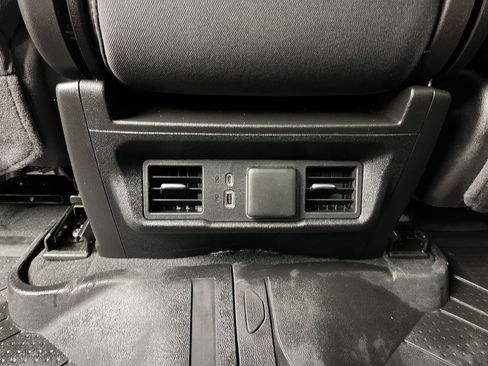 Used 2023 Chevrolet Silverado 1500 LT AWD/4WD image 13