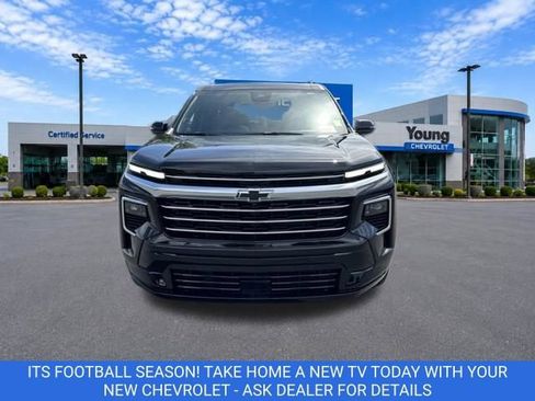 New 2026 Chevrolet Traverse High Country w/ LPO, Floor Liner Package AWD/4WD image 2