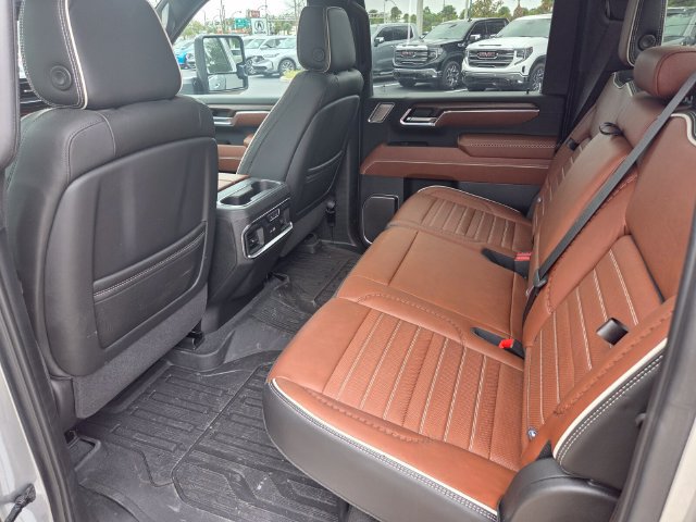 Used 2024 GMC Sierra 2500 Denali Ultimate AWD/4WD image 9