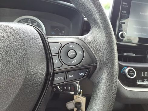 Used 2022 Toyota Corolla LE FWD image 16