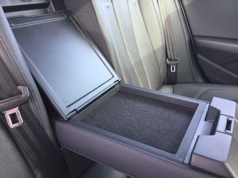 Used 2017 Audi A4 2.0T Premium w/ Convenience Package image 21