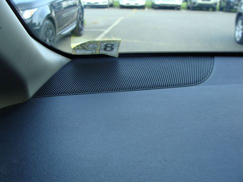 Used 2014 Toyota Sienna XLE image 24