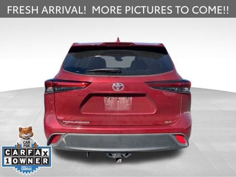 Used 2022 Toyota Highlander XLE image 6