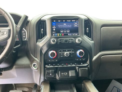 Used 2022 GMC Sierra 3500 Denali AWD/4WD image 11