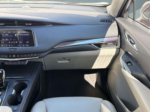 Used 2023 Cadillac XT4 Luxury w/ Cold Weather Package image 27