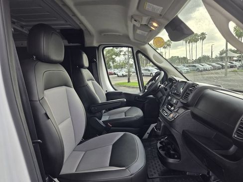 Used 2025 RAM ProMaster 2500 w/ Convenience Group FWD image 31